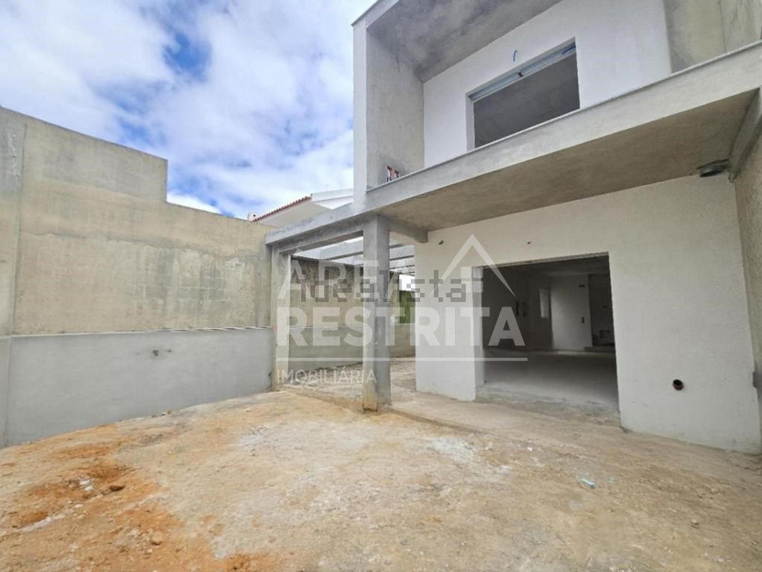 双拼别墅出售在 Bairro Novo - Quinta Dona Maria - 外立面