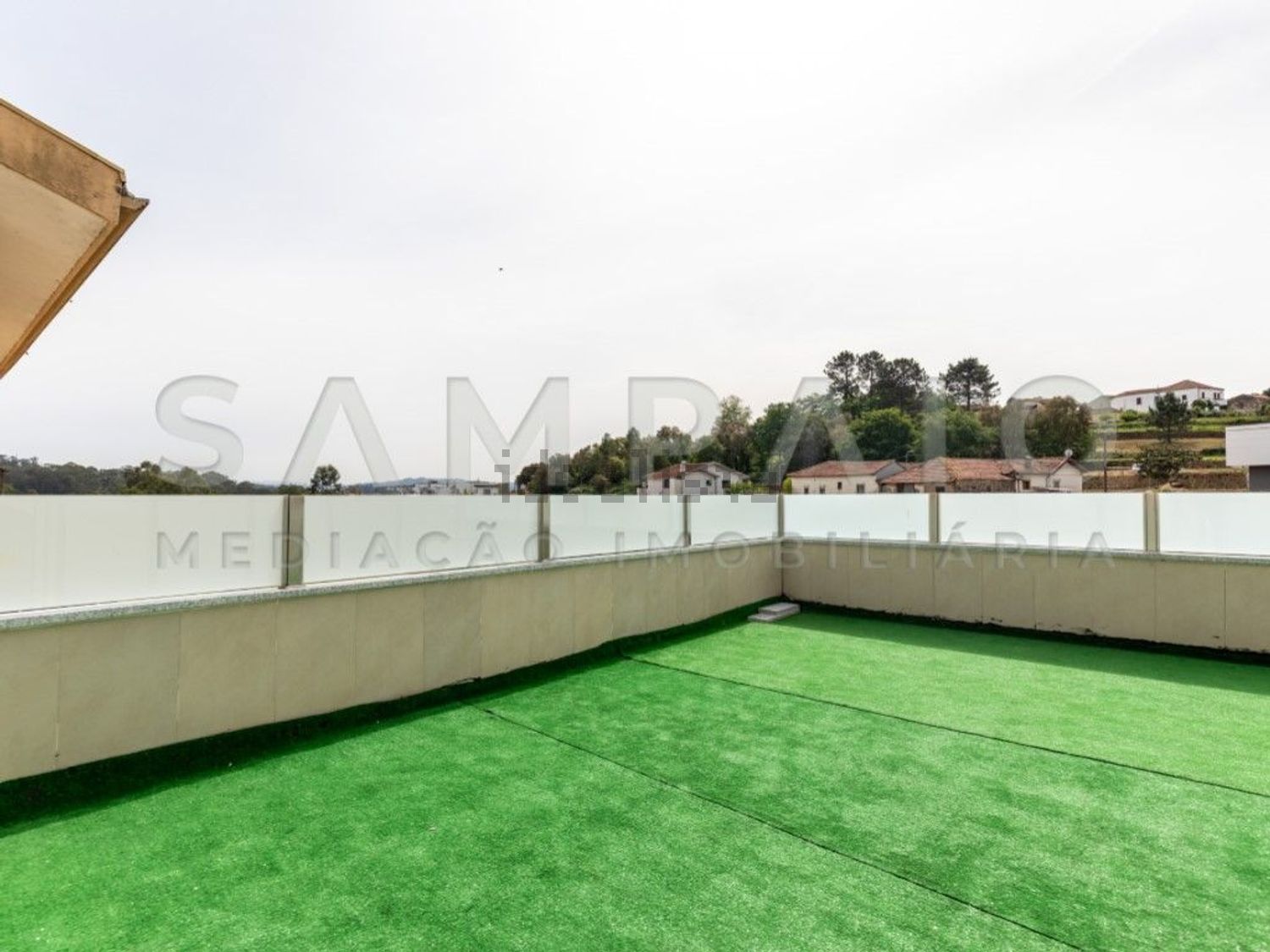 小楼房出售在Rua Professor Camilo de Oliveira - 花园