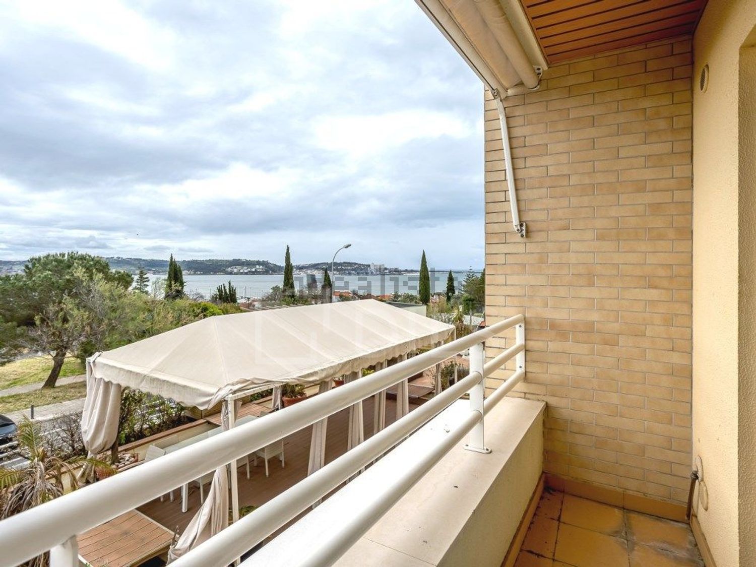 公寓 t4出售在Rua Doutor Mário Charrua - 阳台