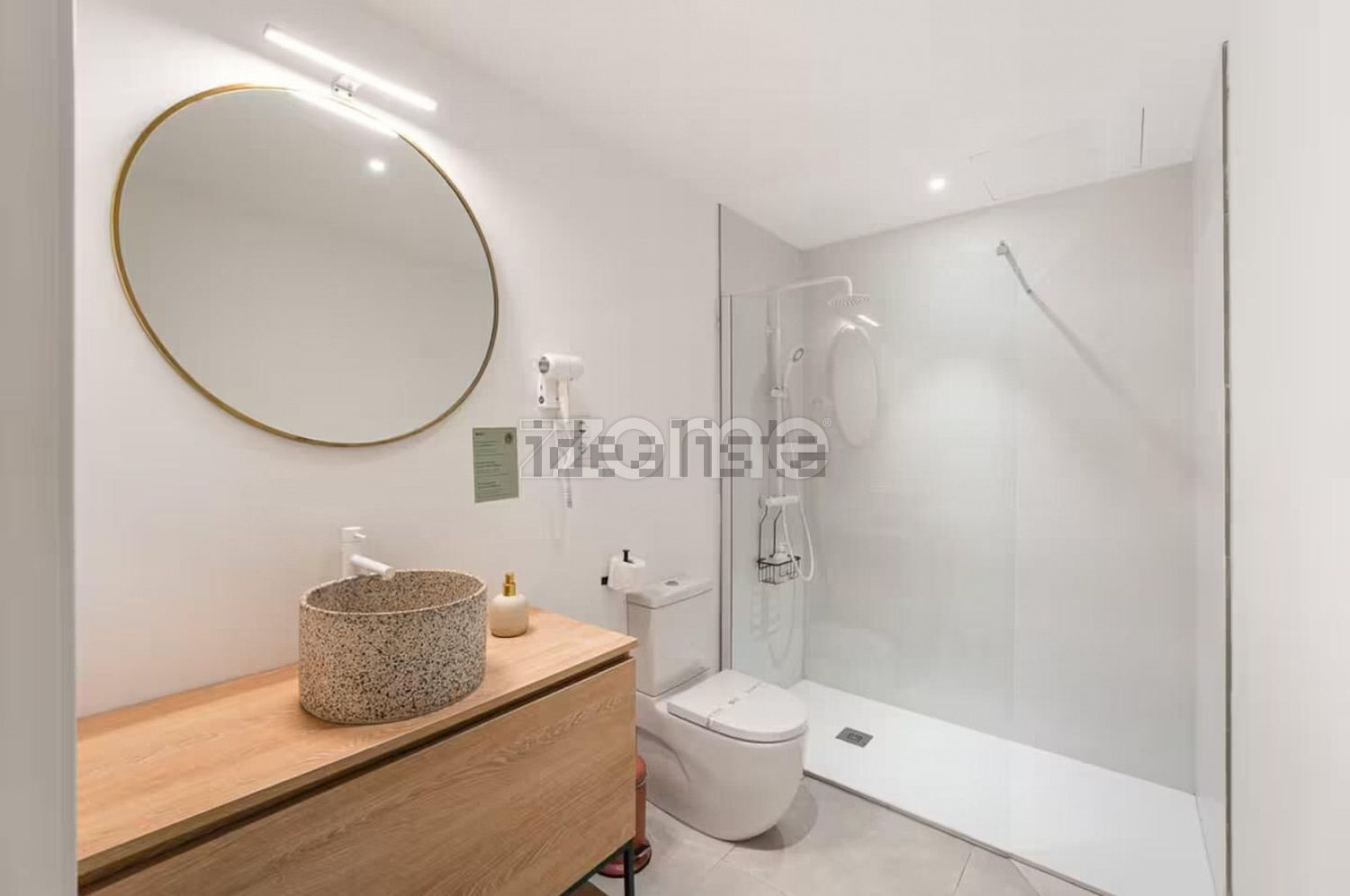 T0（单人公寓）出售在Rua Cândido dos Reis, 283 - 卫生间