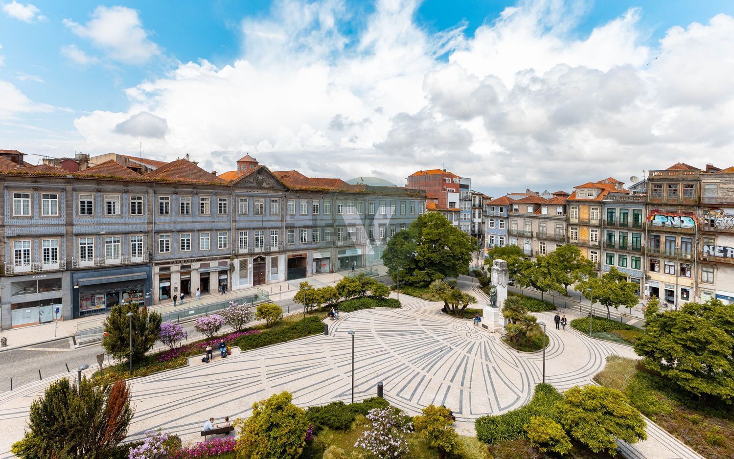 公寓 t1出售在Praça de Carlos Alberto, 88 - 外立面