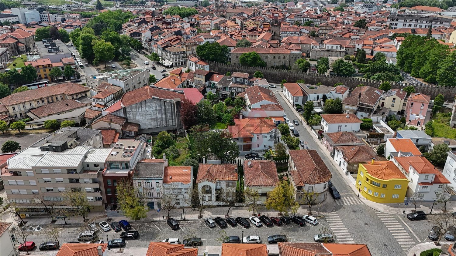 小楼房或独栋别墅出售在Rua dos Combatentes da Grande Guerra, 153 - 视线