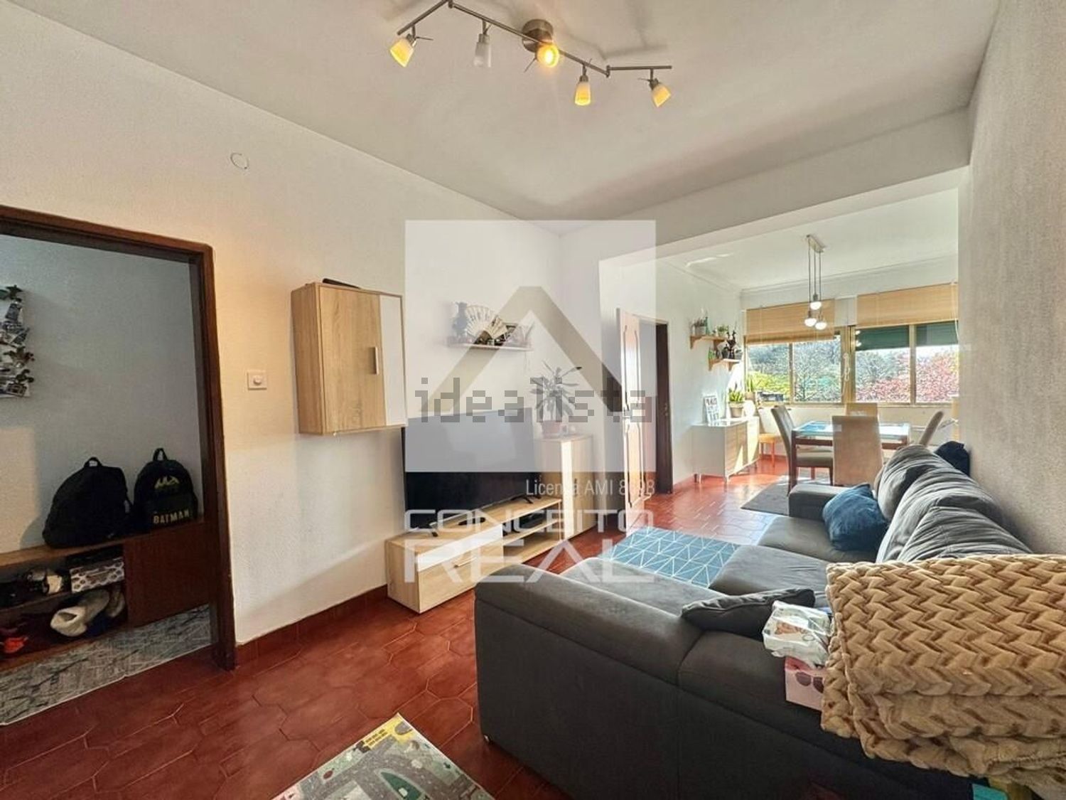 小楼房出售在 São Caetano - Soutelo - Areias - 客厅