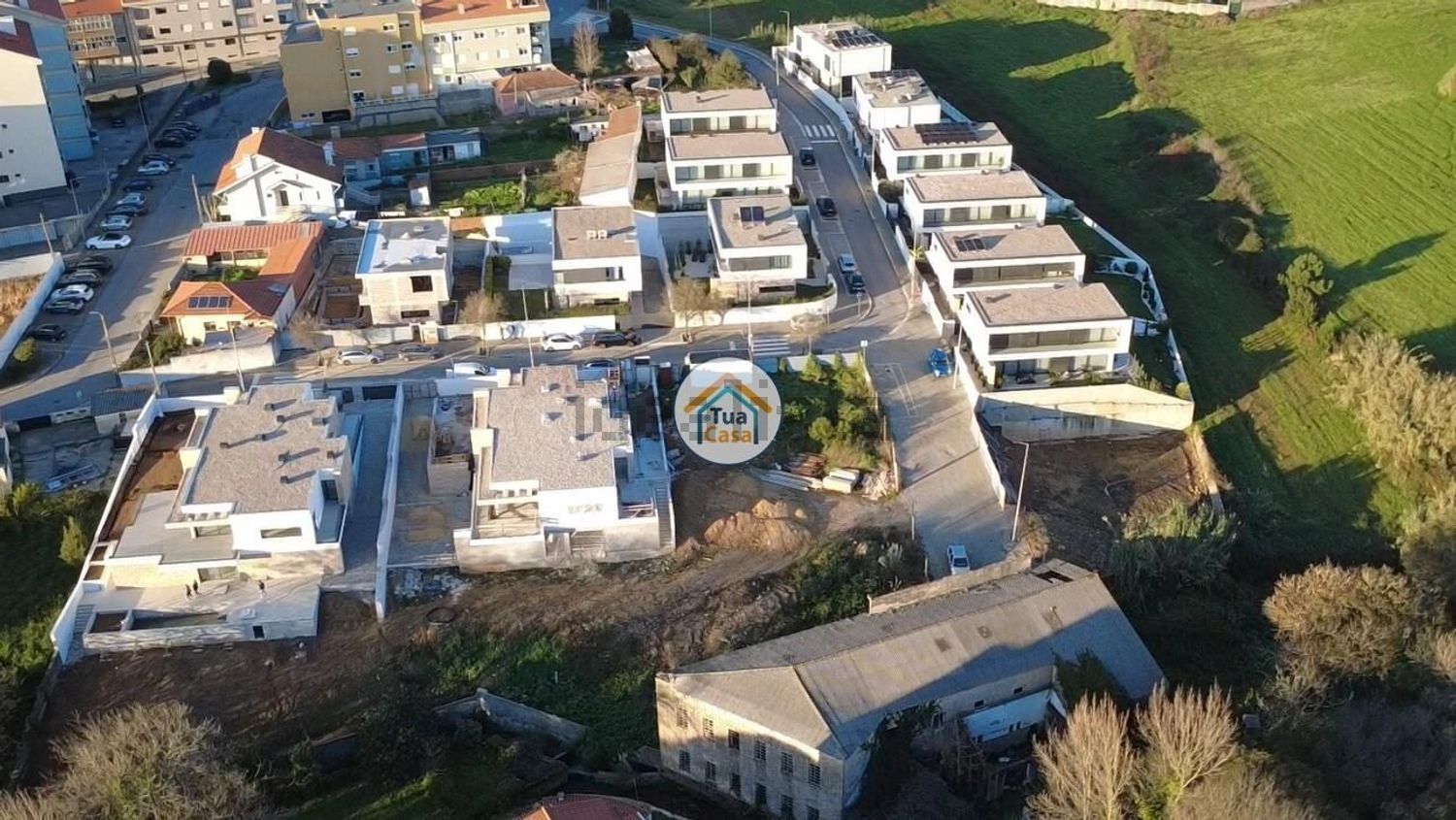 小楼房或别墅出售在 Zona Este - 照片