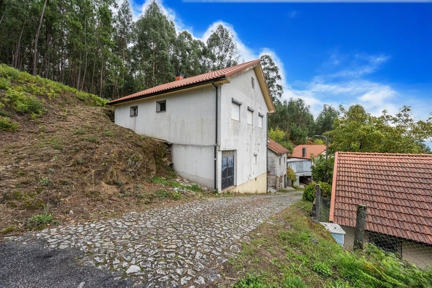 小楼房或独栋别墅出售在Rua do Pinheiro