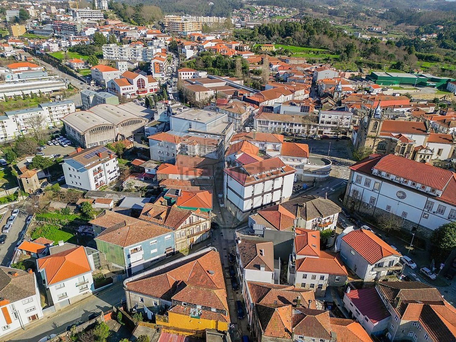 小楼房或独栋别墅出售在Rua Direita - 照片