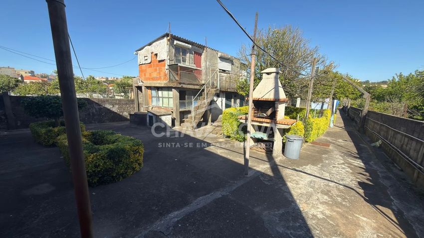 小楼房或独栋别墅出售在 Calçada Escola do Viso