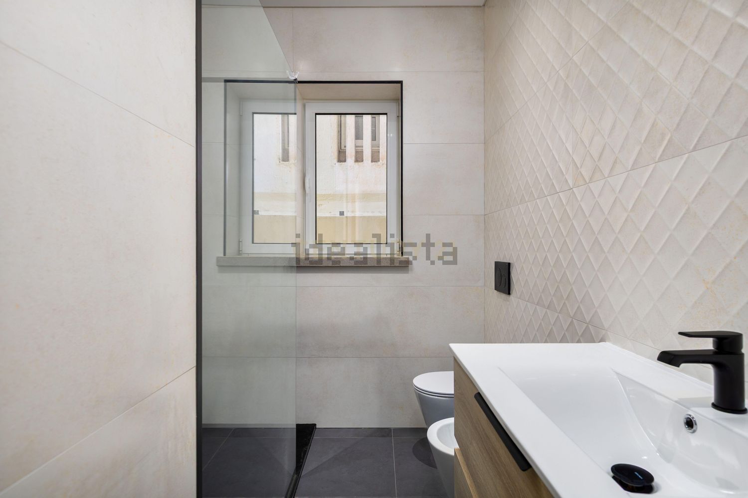 公寓 t3出售在Rua Ascensão Guimarães, 53 - 卫生间