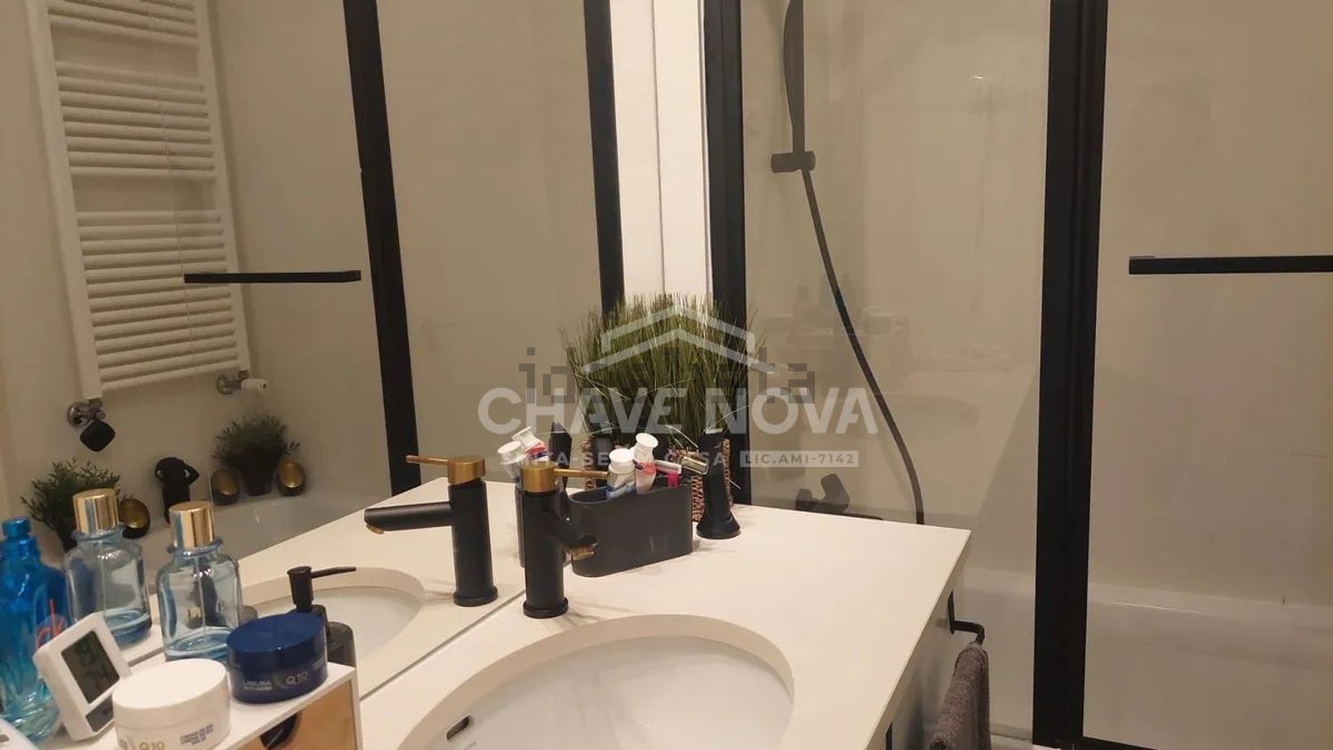 公寓 t1出售在Rua do Agro de Moinhos - 卫生间