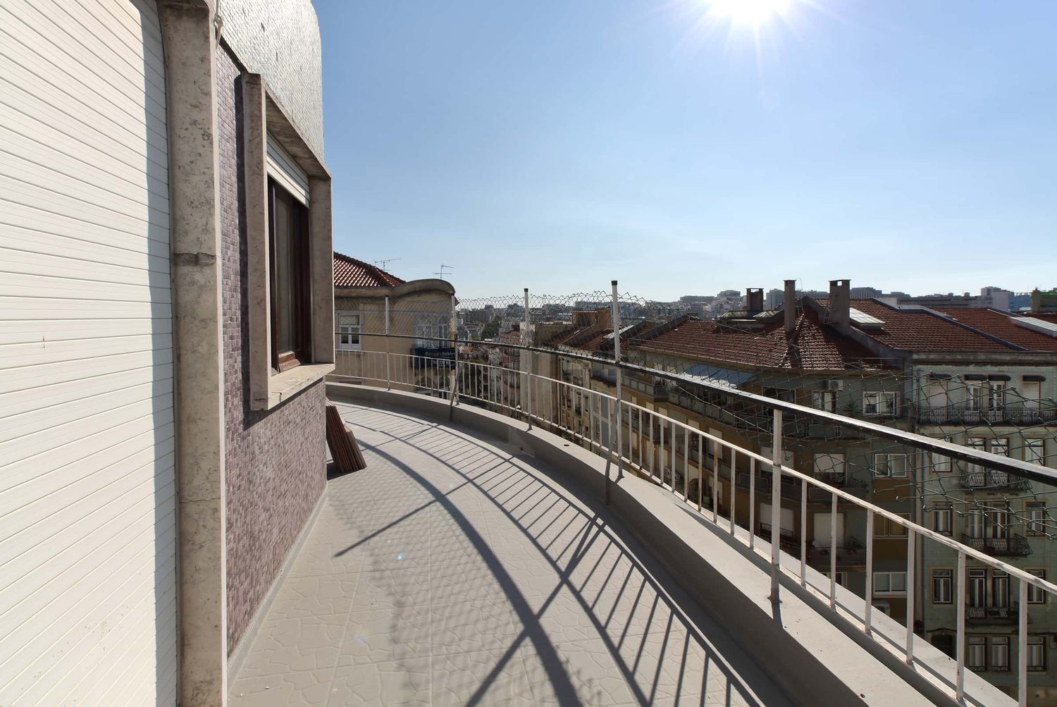 出租t0（单人公寓）在Rua Ferreira Lapa, 4 - 阳台