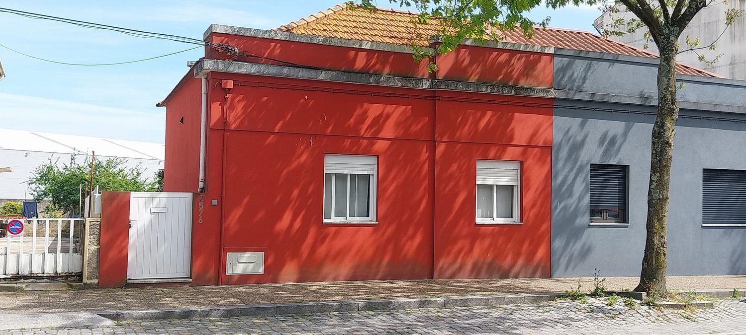 联排别墅出售在Rua Óscar da Silva s/n