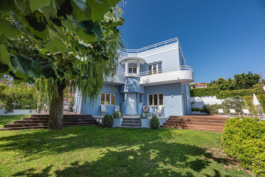 小楼房或独栋别墅出售在 Centro do Estoril