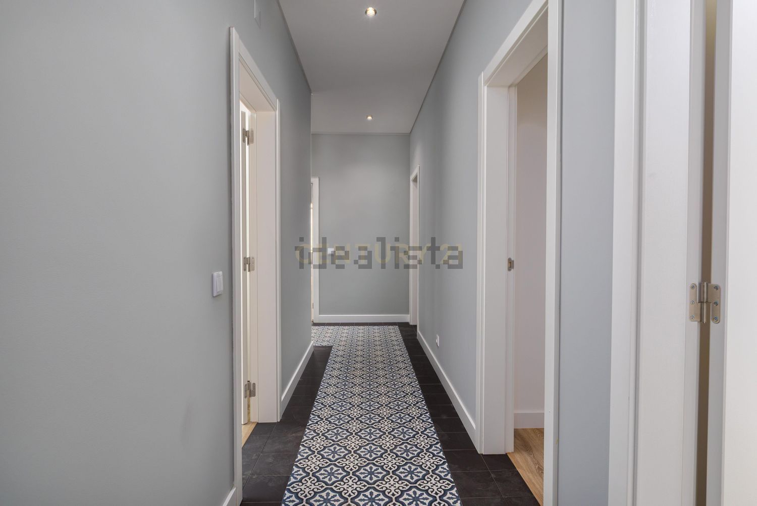 公寓 t3出售在Rua Ascensão Guimarães, 53 - 过道