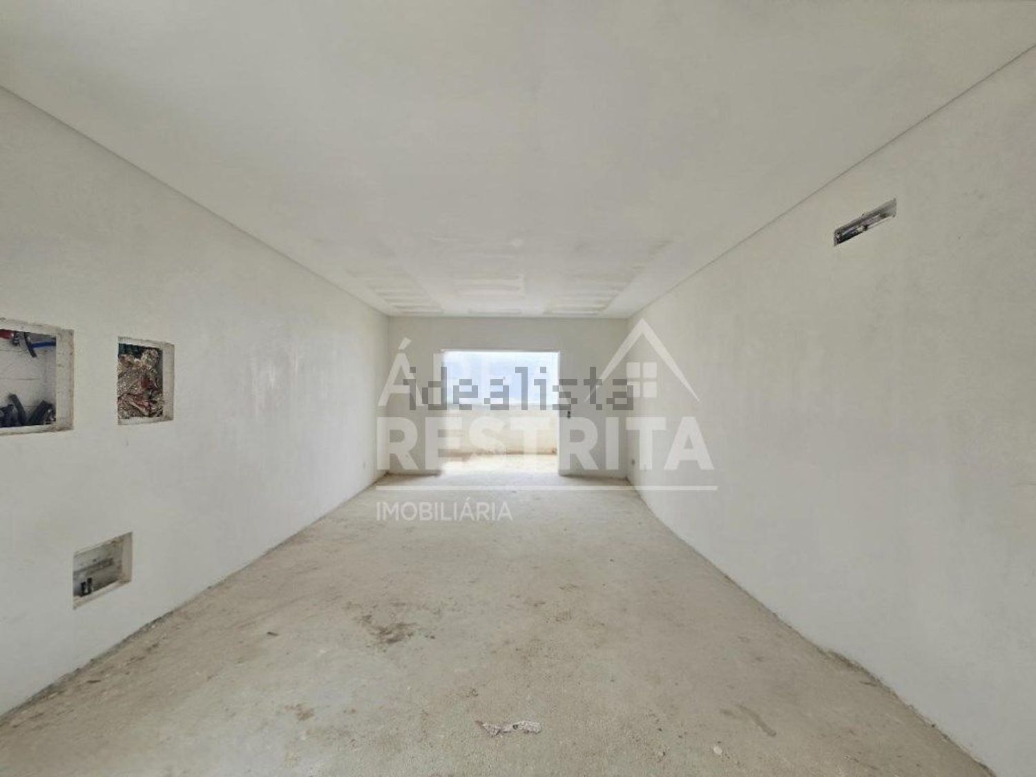 双拼别墅出售在 Bairro Novo - Quinta Dona Maria - 客厅
