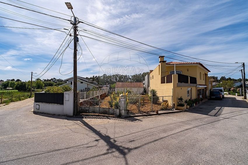 小楼房或独栋别墅出售在Rua Leite de Vasconcelos