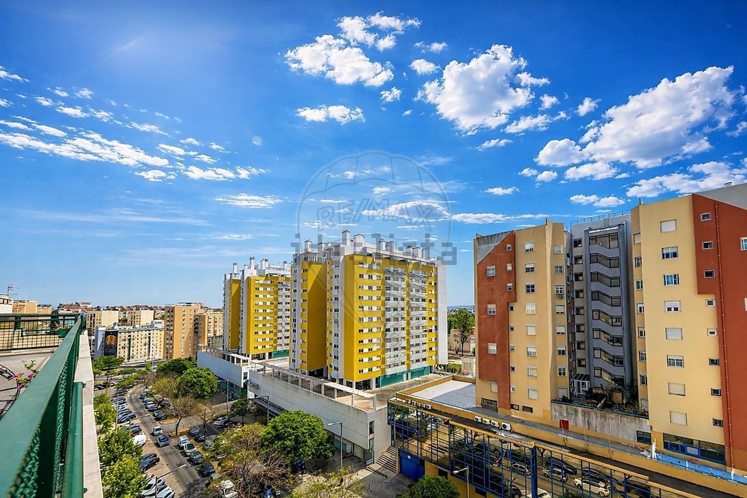 公寓 t3出售在Avenida Coronel Eduardo Galhardo - 视线
