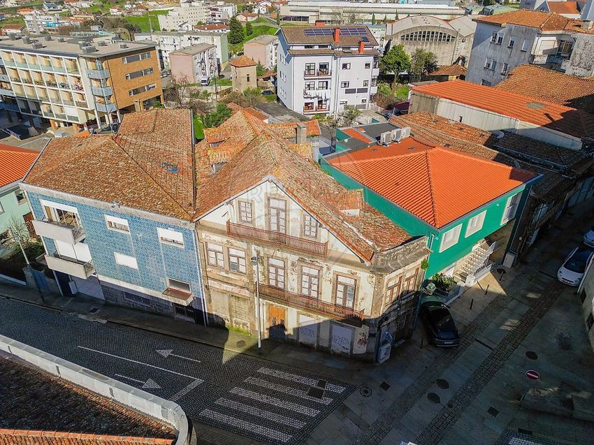 小楼房或独栋别墅出售在Rua Direita
