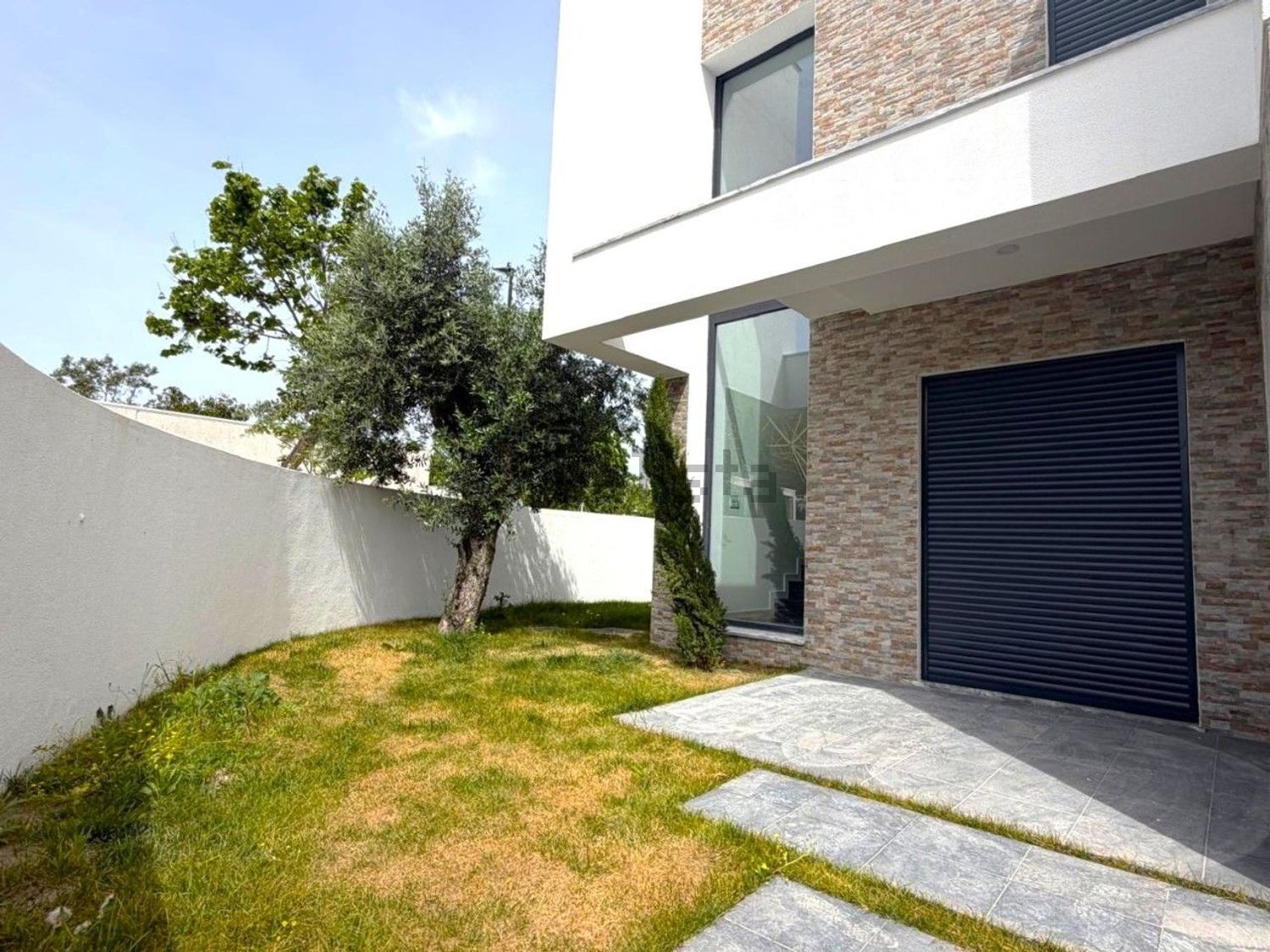 小楼房或独栋别墅出售在 Cabeço Velhinho - Volta da Pedra - 外立面