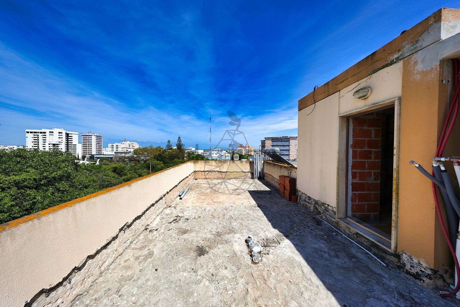 小楼房或独栋别墅出售在Avenida Miguel Bombarda - 阳台