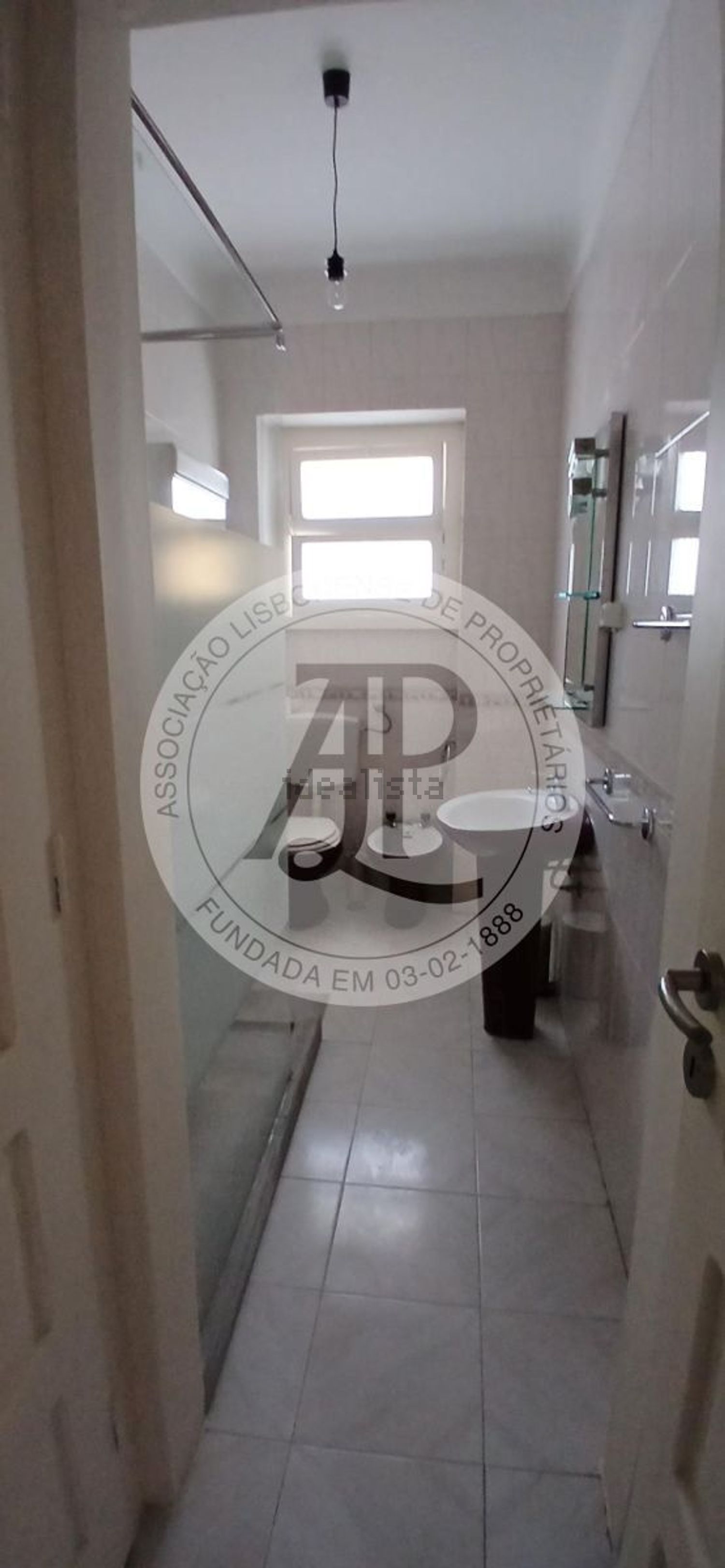 出租公寓 t2在 Estação Roma-Areeiro - 卫生间