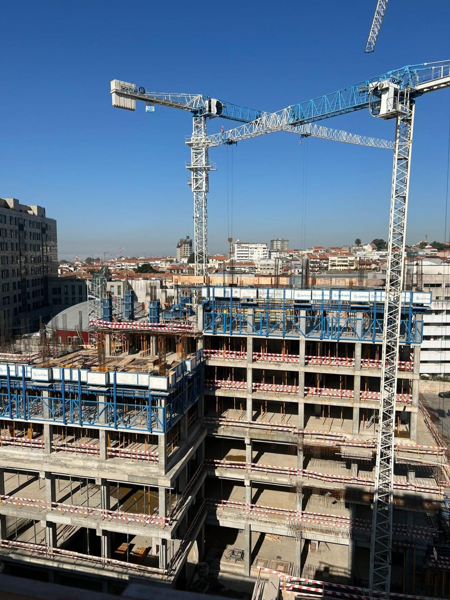 公寓 t2出售在Avenida Fernão Magalhães, 127 - 施工照片