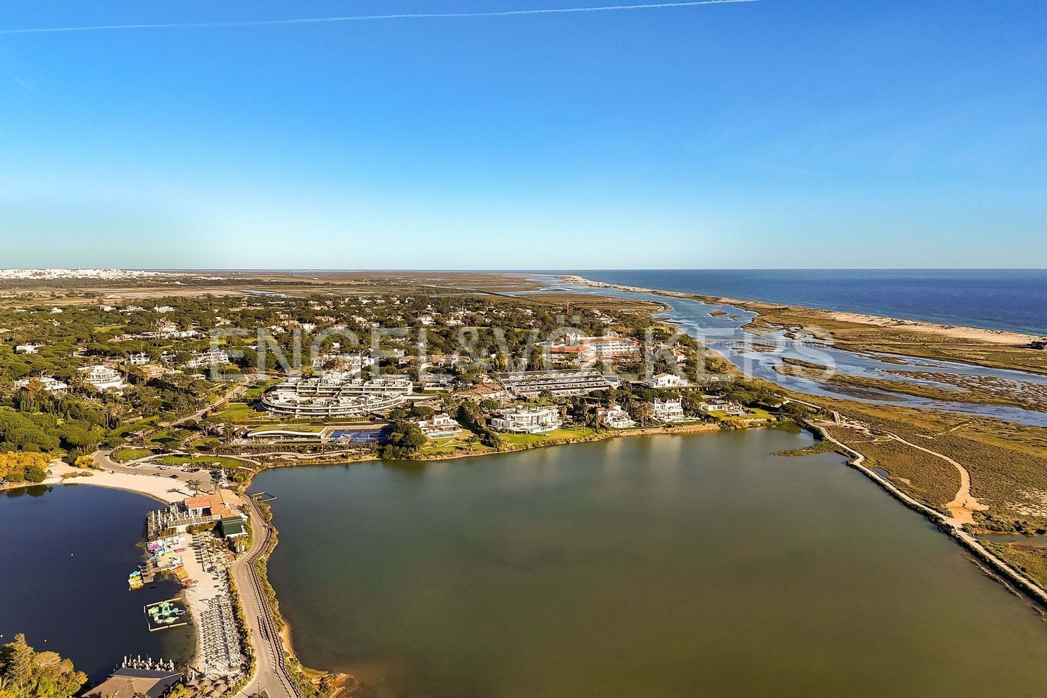 小楼房或别墅出售在 Quinta do Lago - Pinheiros Altos - 视线