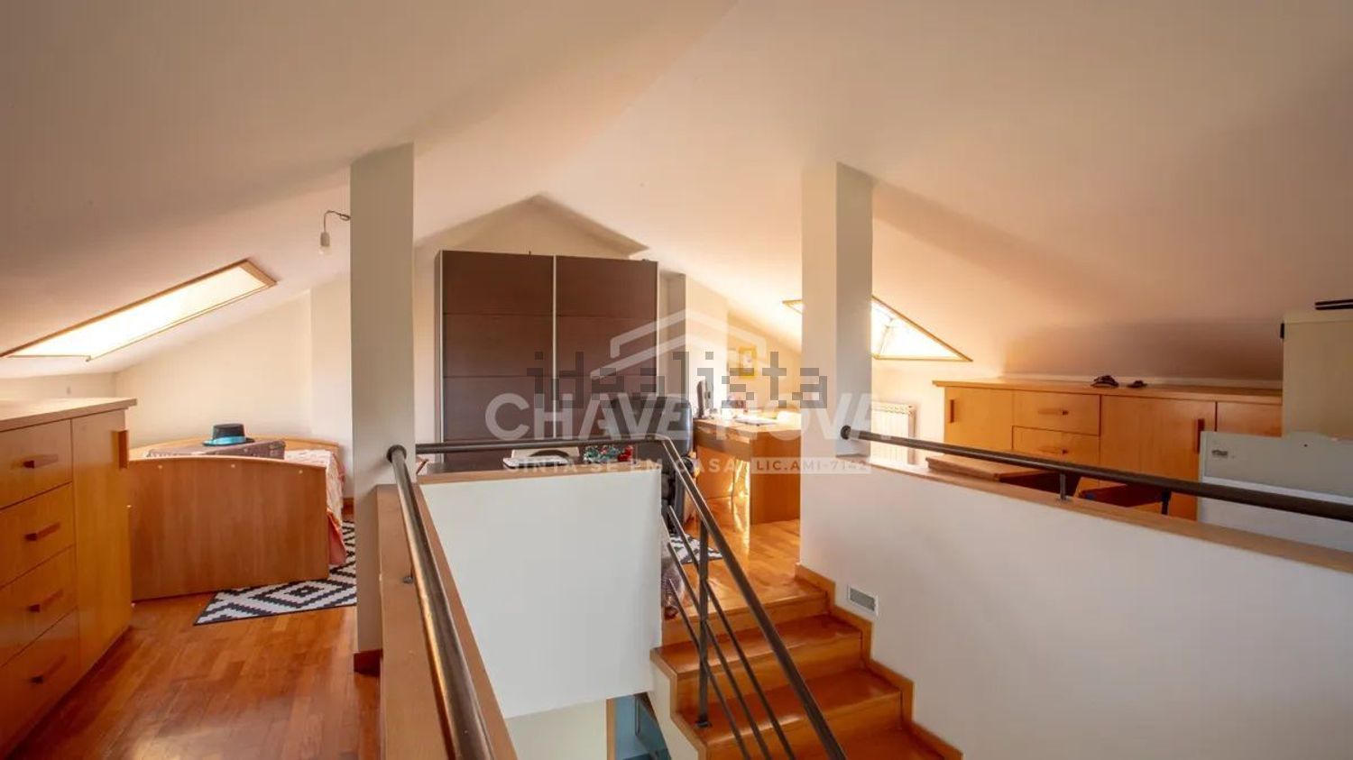 小楼房或独栋别墅出售在Rua de Santa Marinha - 详情