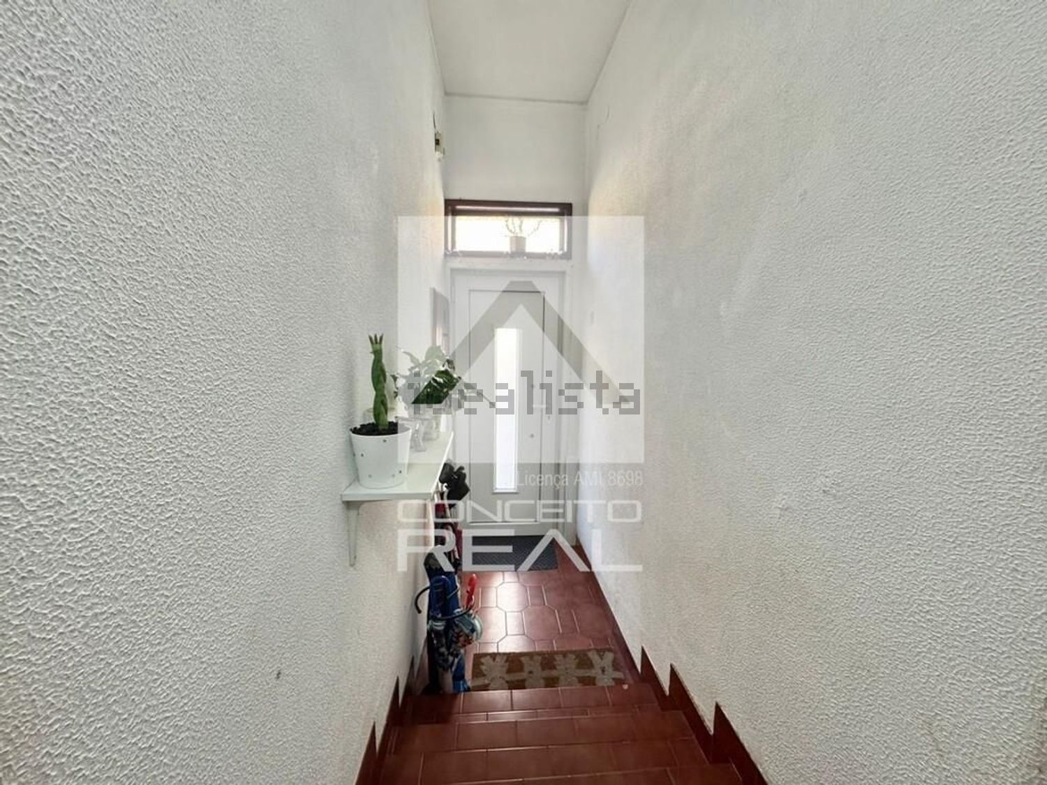 小楼房出售在 São Caetano - Soutelo - Areias - 过道