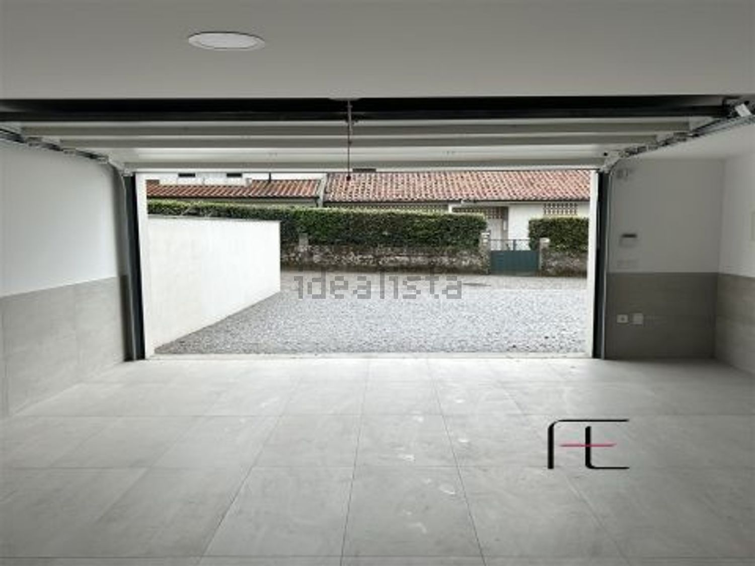 小楼房或独栋别墅出售在Beco do Monte da Forca - 停车位