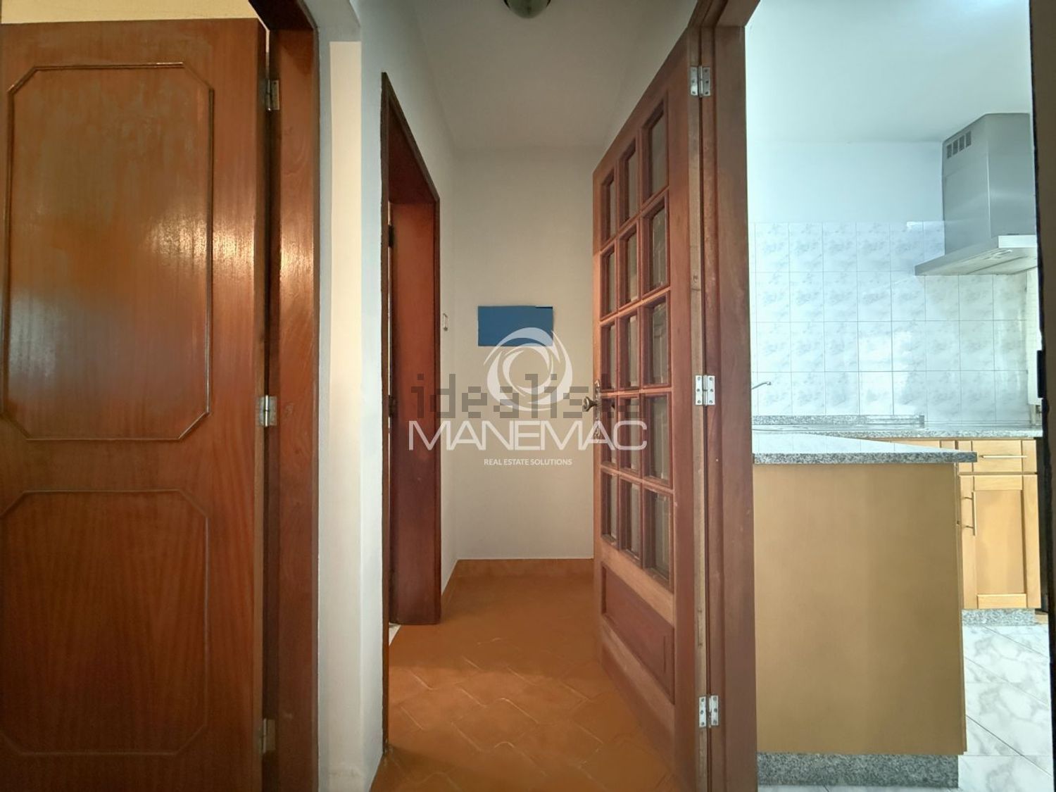 小楼房或独栋别墅出售在Rua da Escola do Viso, 9 - 过道