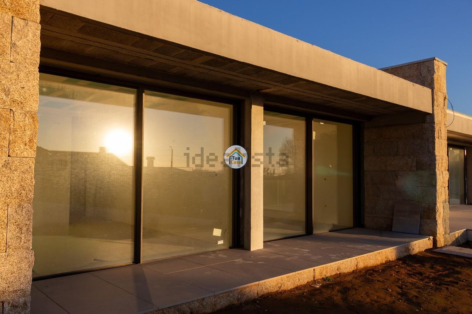 小楼房或别墅出售在 Zona Este - 照片