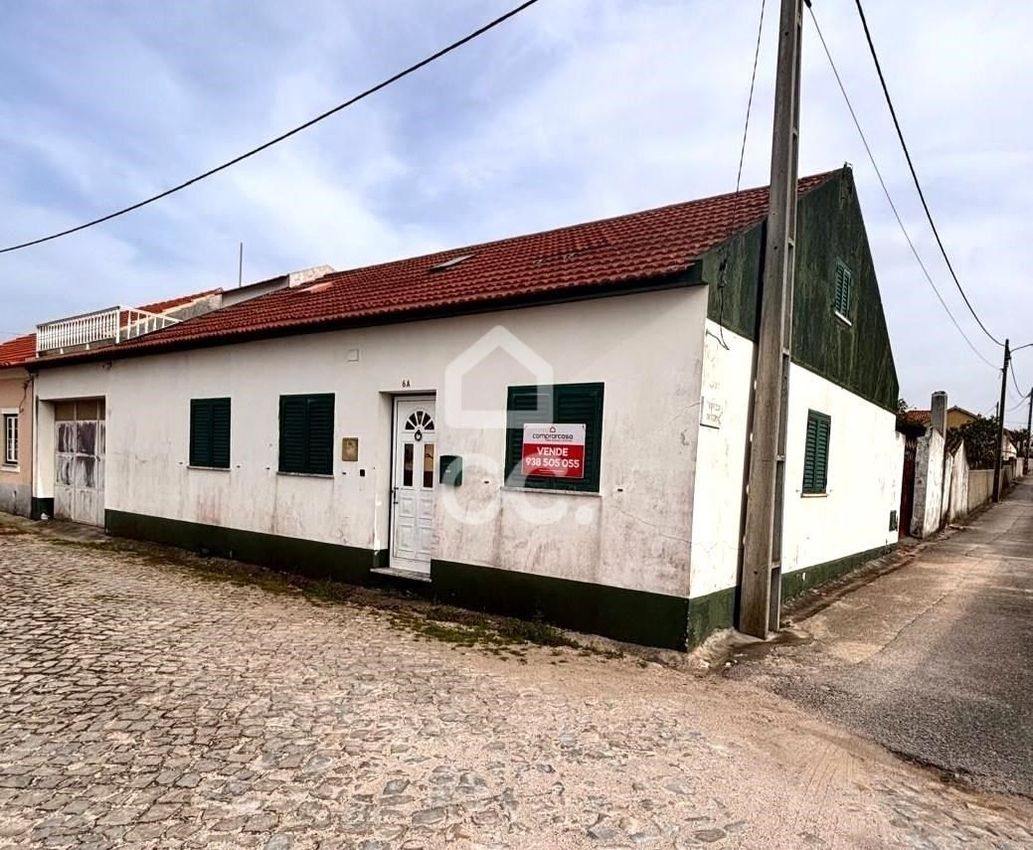 小楼房或独栋别墅出售在 Vieira de Leiria