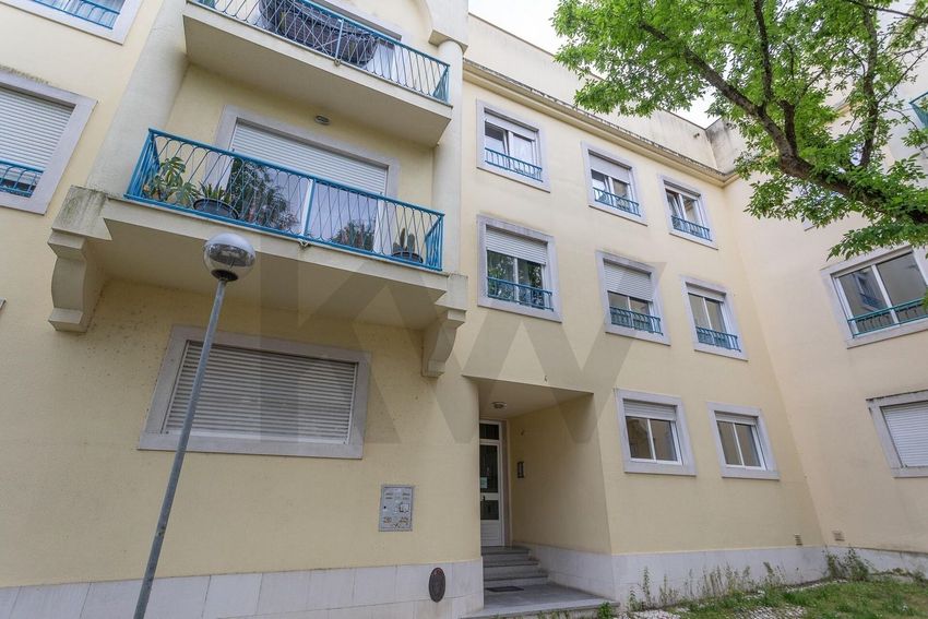 公寓 t2出售在Rua de Alcaniça, 4