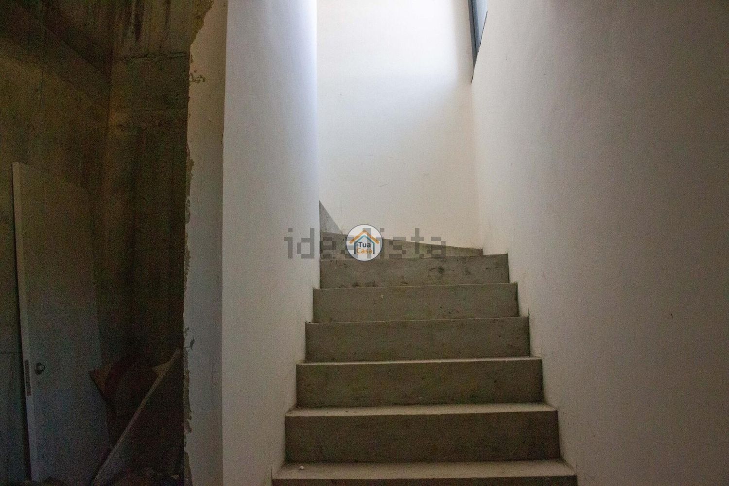 小楼房或别墅出售在 Zona Este - 详情