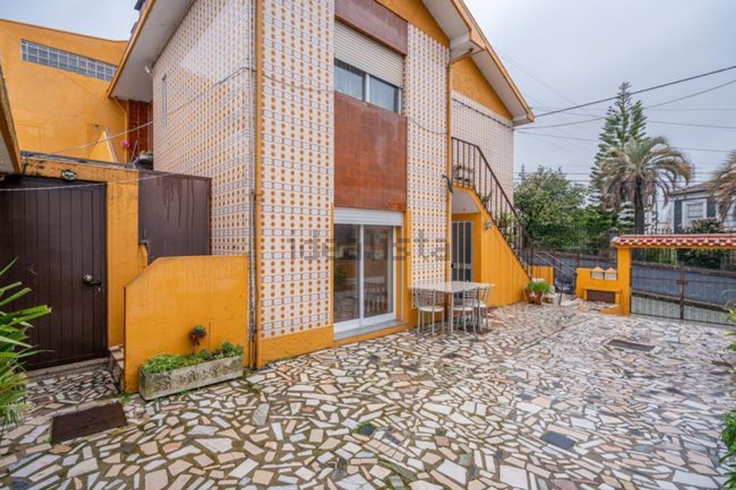 小楼房出售在Rua Guedes de Oliveira s/n - 外立面