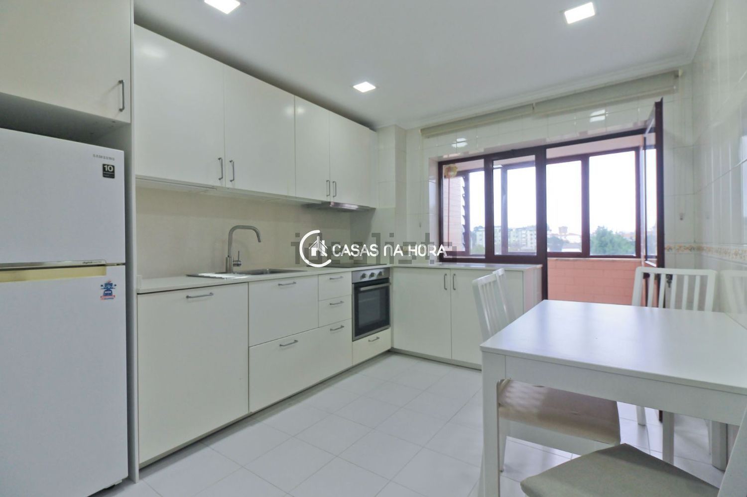 出租公寓 t2在 Cooperativa dos Arquitectos - Fonte da Moura - Pedra Verde - 厨房