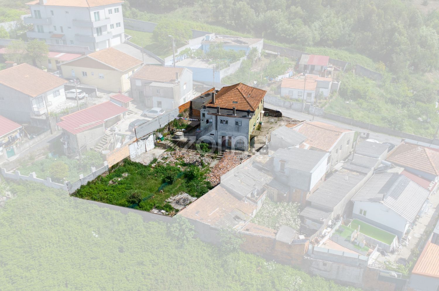小楼房或独栋别墅出售在 Calçada Capitão Aires Martins, 73 - 视线