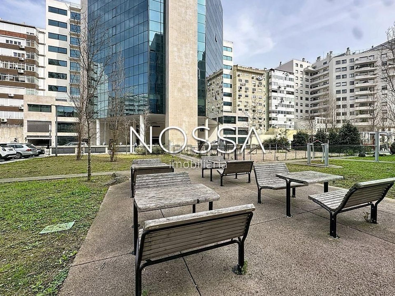 公寓 t5出售在Avenida Columbano Bordalo Pinheiro s/n - 照片