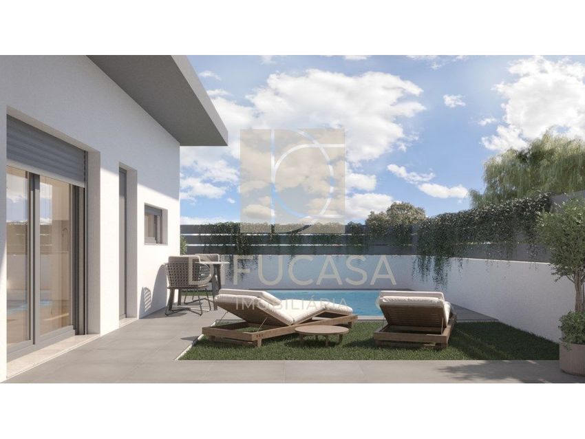 小楼房或独栋别墅出售在 Quinta da Lobateira