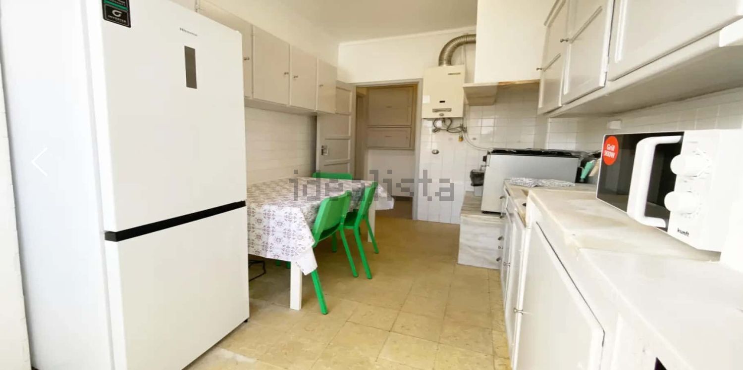 出租房间在Avenida Gomes Pereira, 37 - 厨房