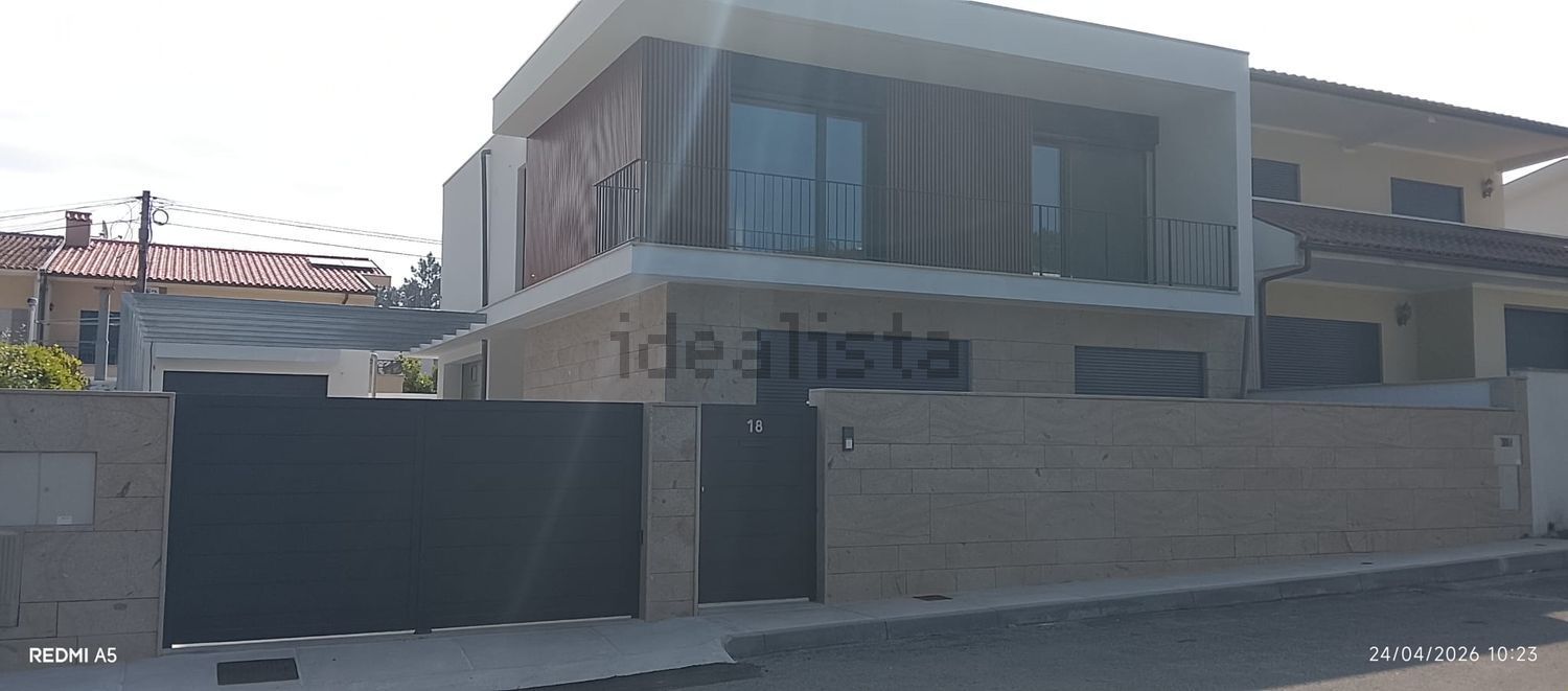 双拼别墅出售在Rua de São Sebastião s/n - 外立面