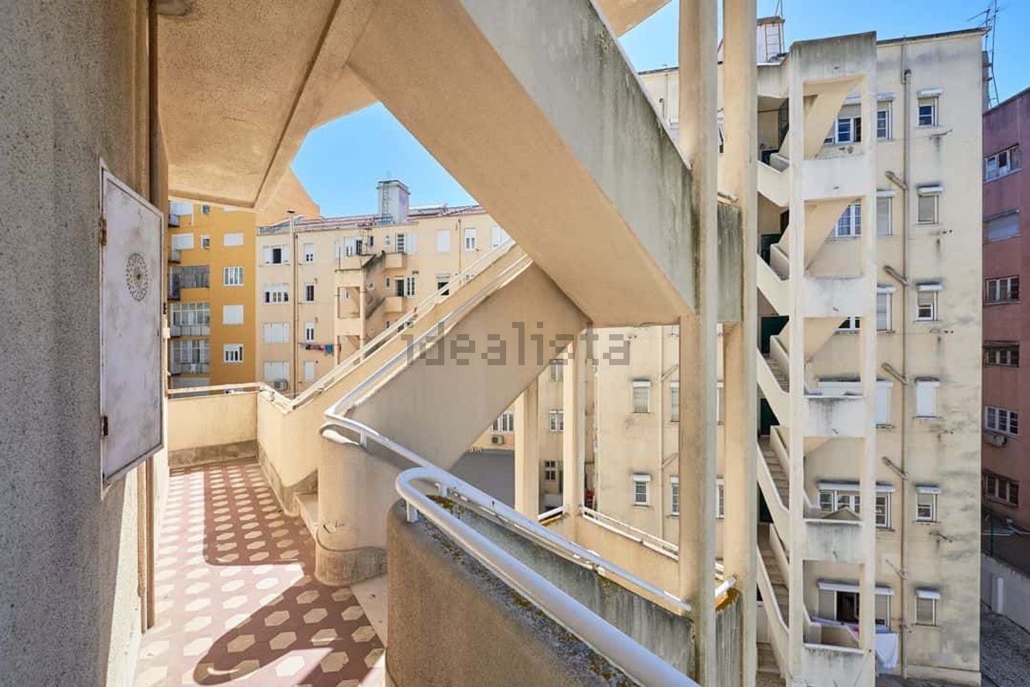 出租房间在Avenida Almirante Reis, 219 - 阳台