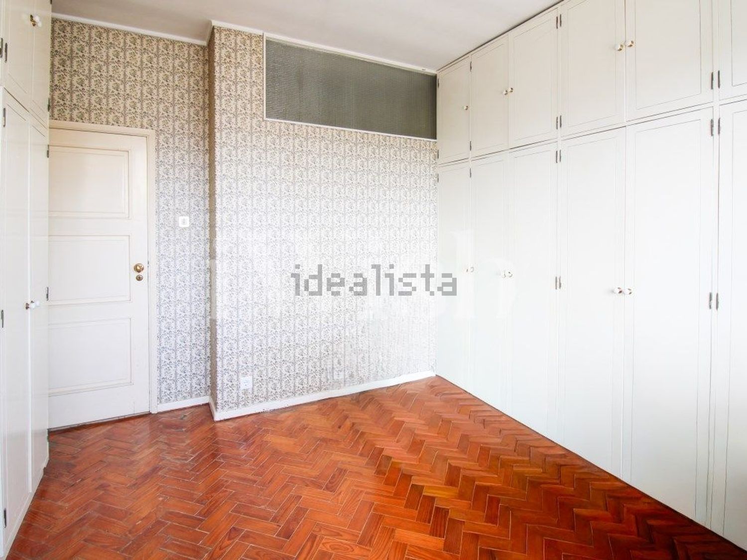 公寓 t6出售在Rua de Sá da Bandeira, 706 - 居住