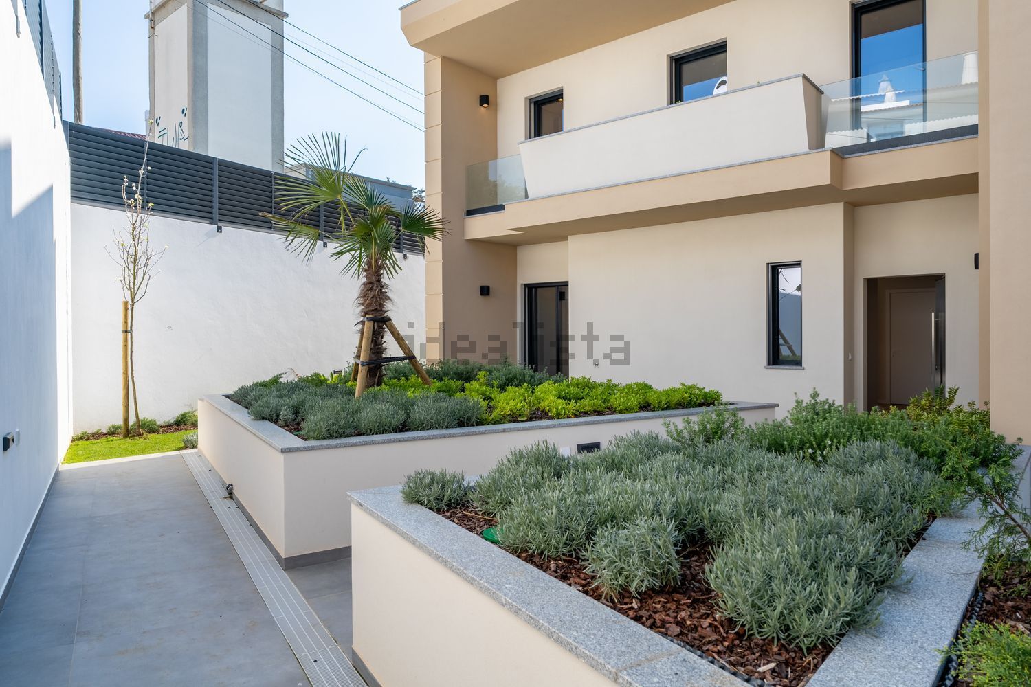 联排别墅出售在Rua Professor Doutor Luís de Albuquerque - 外立面