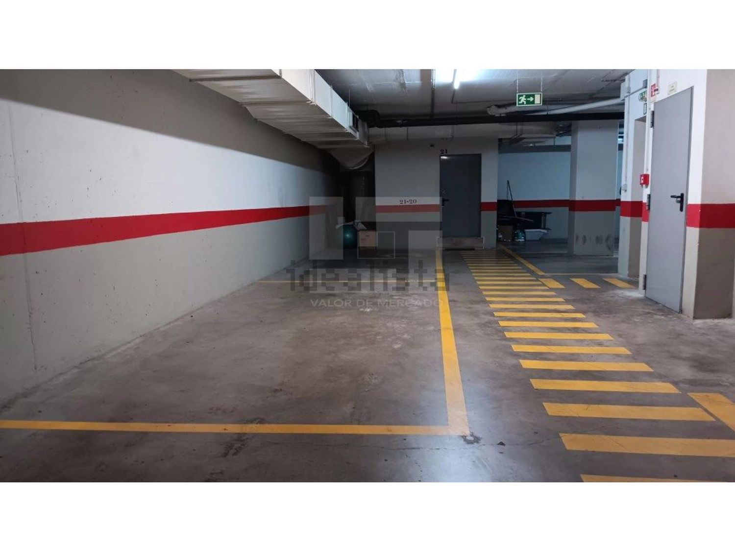 出租公寓 t1在Estrada Buraca, 17 - 停车位