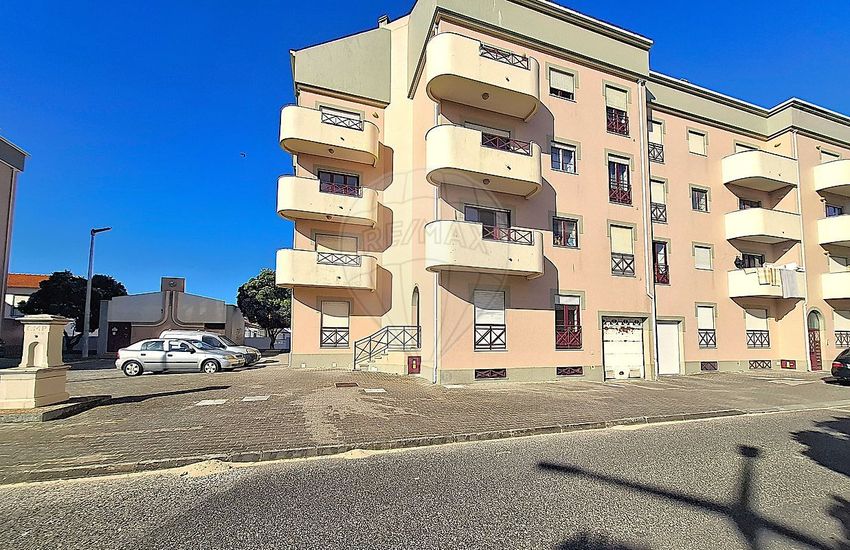 公寓 t2出售在Avenida Monsenhor Bastos
