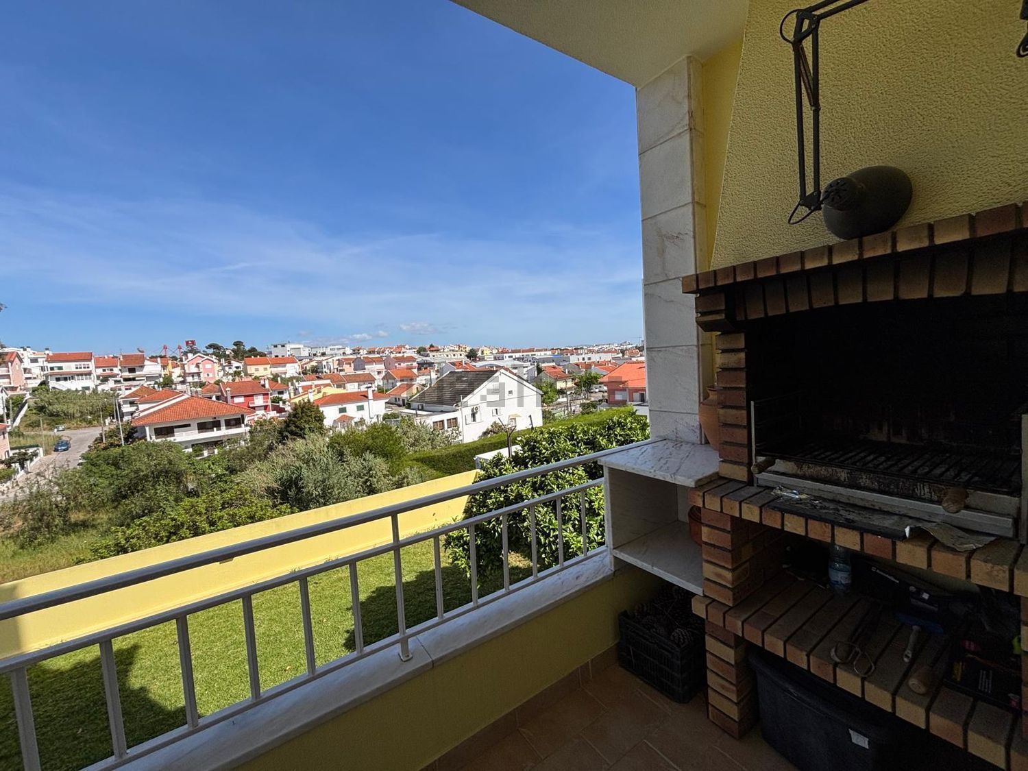 小楼房或独栋别墅出售在 Vale Flores - Quinta do Chiado - 阳台