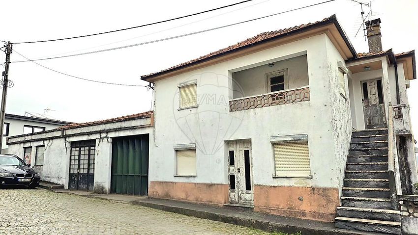 小楼房或独栋别墅出售在Rua do Fontanário
