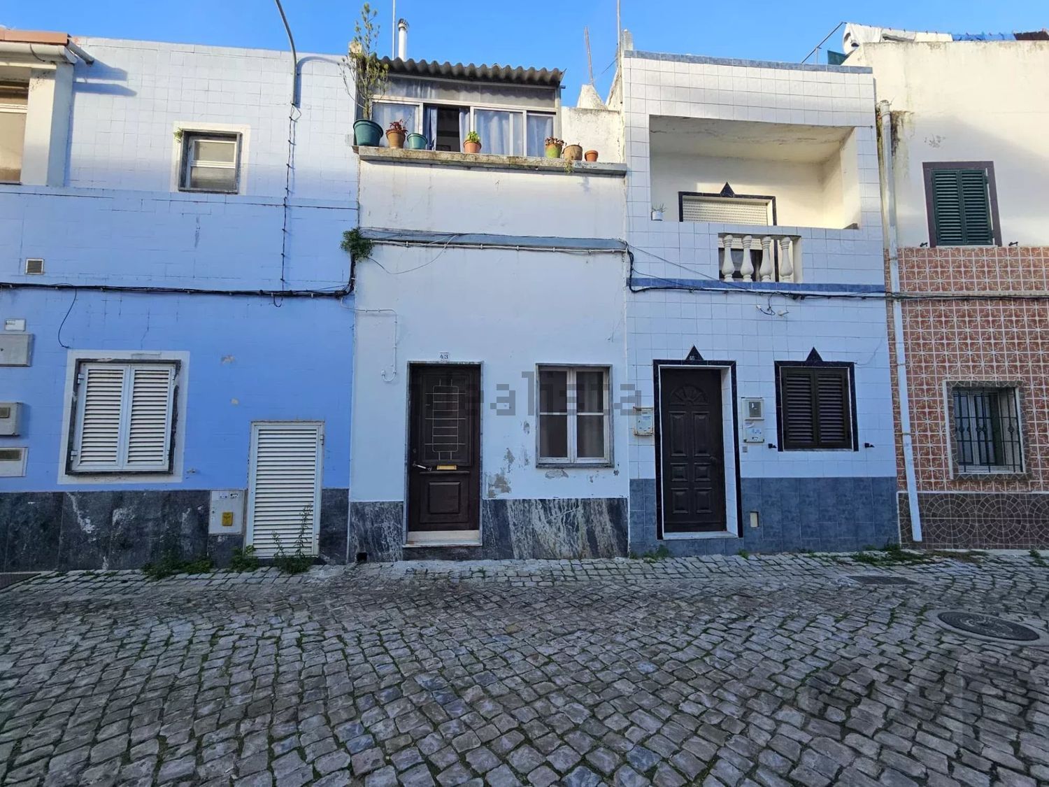 小楼房或独栋别墅出售在Rua Doutor Manuel Arriaga, 43 - 外立面