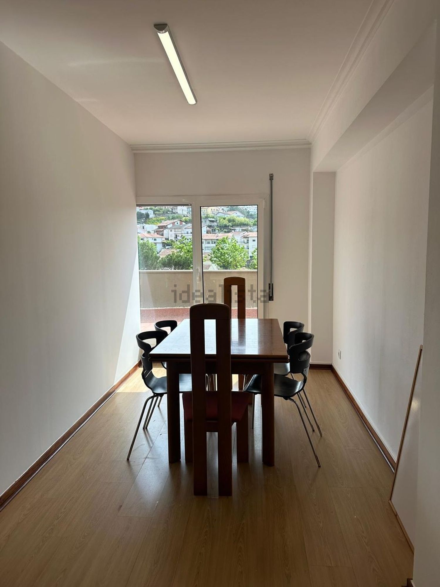 出租房间在Avenida Elísio de Moura, 377 - 餐厅